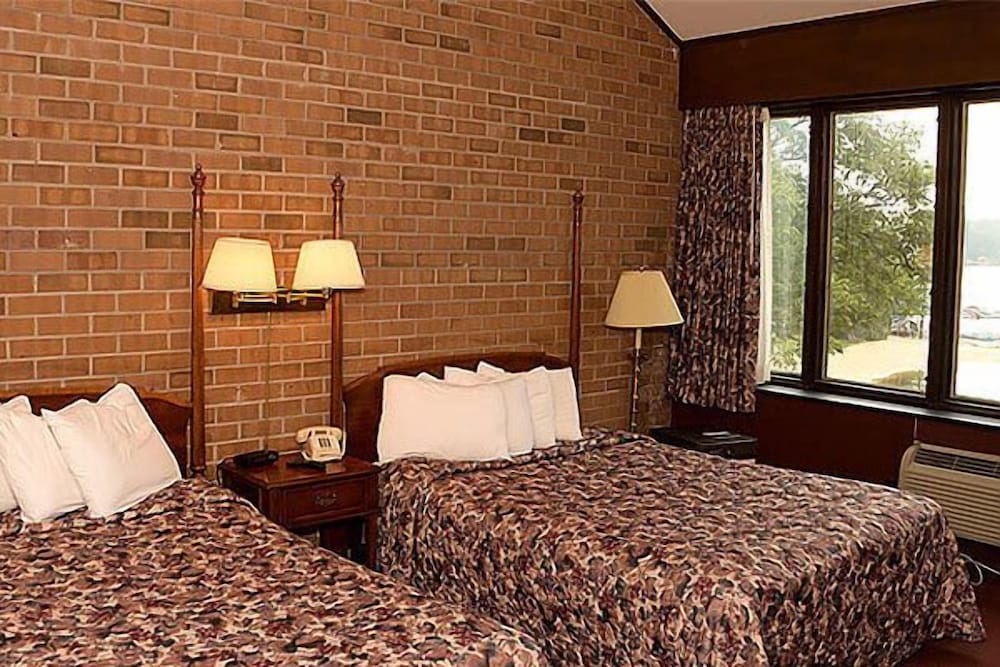 Split Rock Resort - photo 6