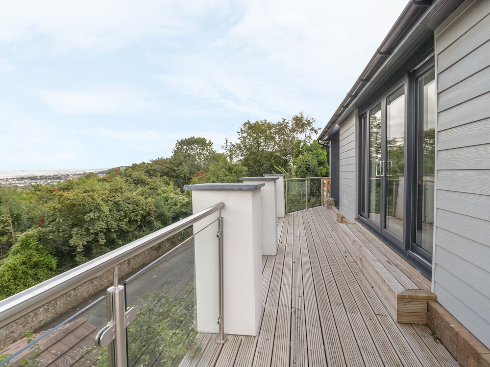Sannans Lodge — 4-Star Luxury Hotel in Llandudno, United Kingdom