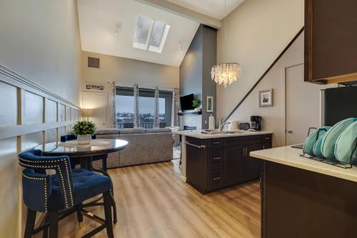 345 Edgewater Inn - photo 4