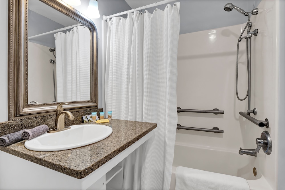 Sandpeddler Inn & Suites - photo 244