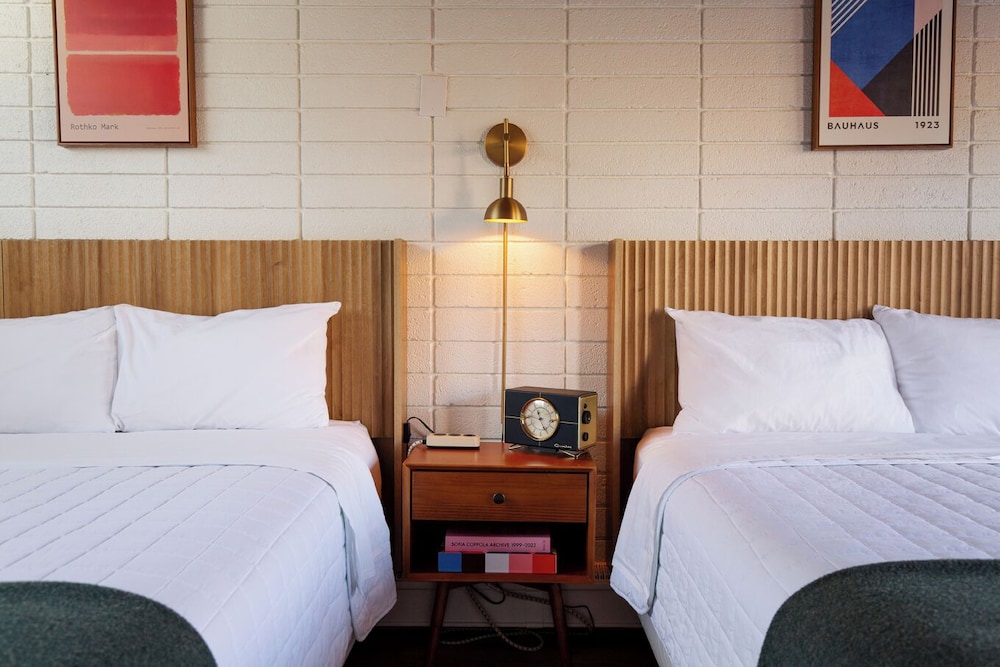 The Sierra Motel - photo 16