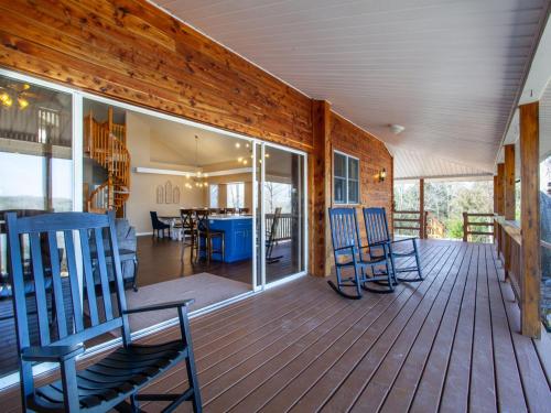 The Lookout Lake View Hot Tub and Grill - photo 15