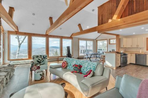 Campton Mountain Ski Retreat for Year Round Fun Best view and Best Price Guarantee — hotel in Campton