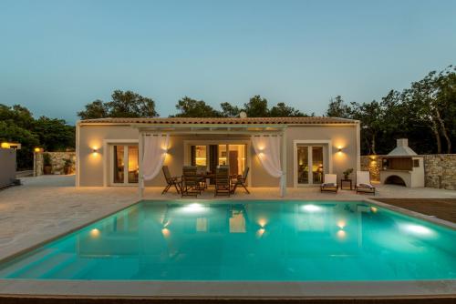 Villa Irida — 4-Star Luxury Hotel in Platanos, Greece