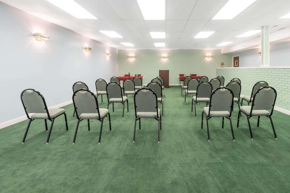 Relax Inn Mineral Wells - photo 22