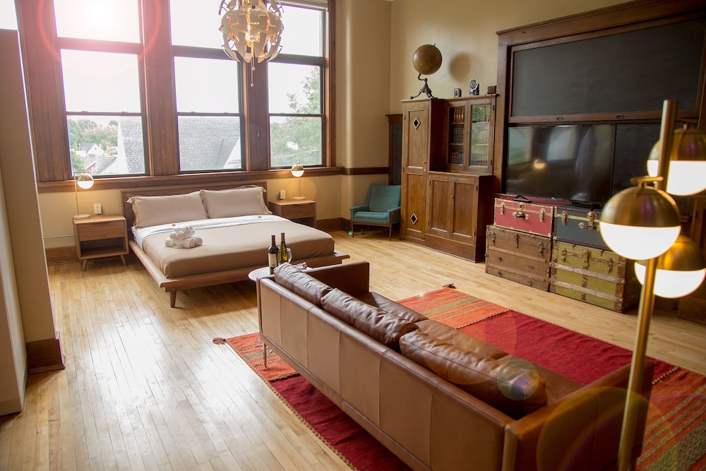 School 31 Lofts at Colors Studios - photo 60