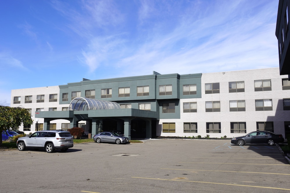 American Inn & Suites Waterford - photo 45