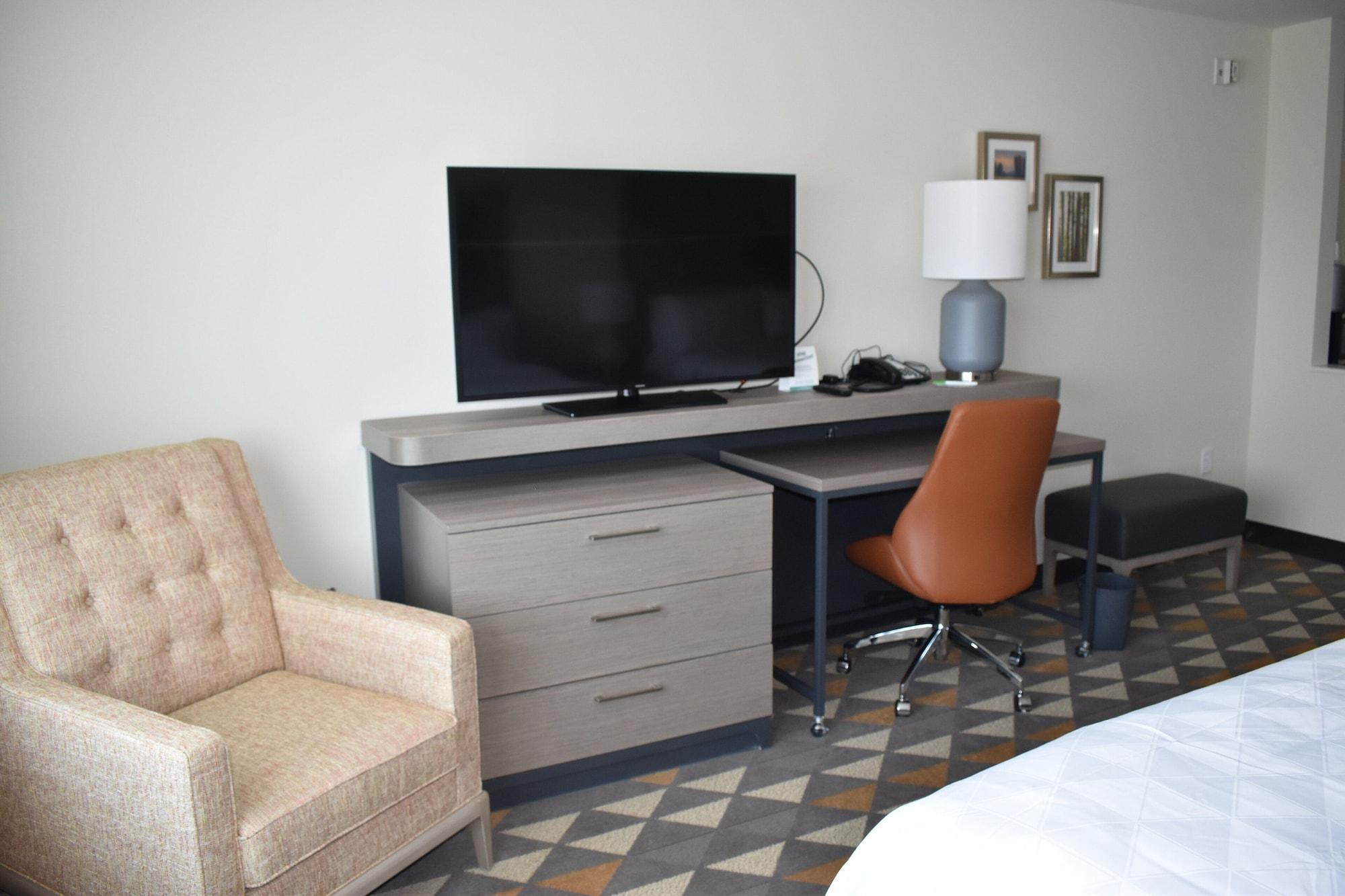 Holiday Inn Kansas City Northeast by IHG - photo 15