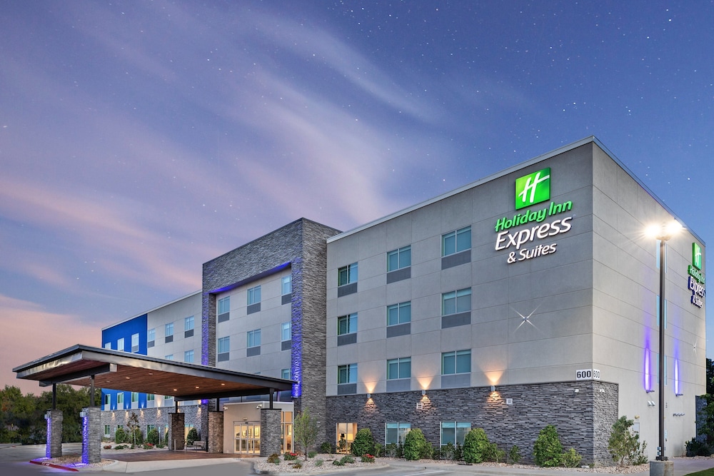 Holiday Inn Express & Suites Denton Sanger by IHG - photo 2