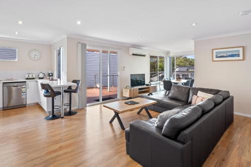 Surfs Up - carbon neutral hotel in Dunsborough