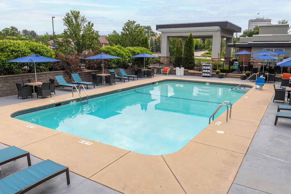 Hampton Inn by Hilton Manchester - photo 35