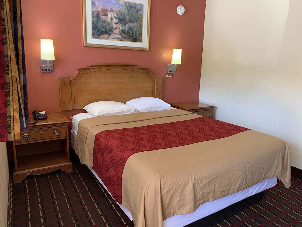 Budget Inn Madill - photo 3