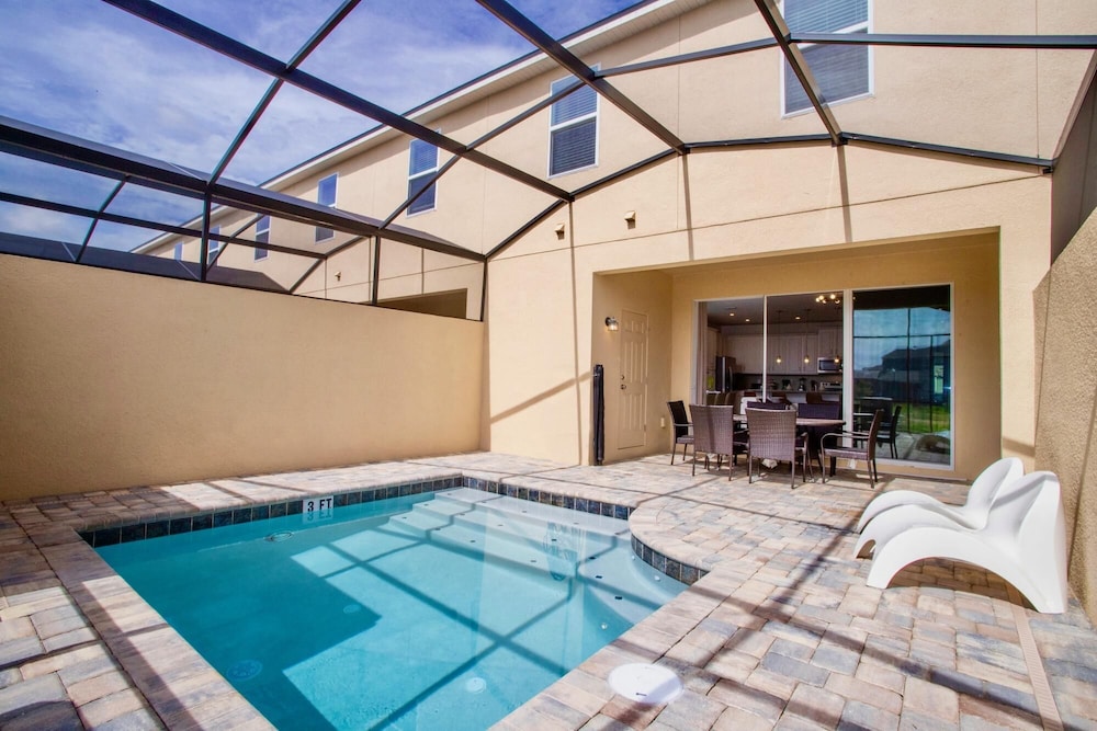 Breathtaking 5 Bd w Pool and Surf Park Solara Resort 2191 Kissimmee — 4-Star Luxury Hotel in Kissimmee, United States