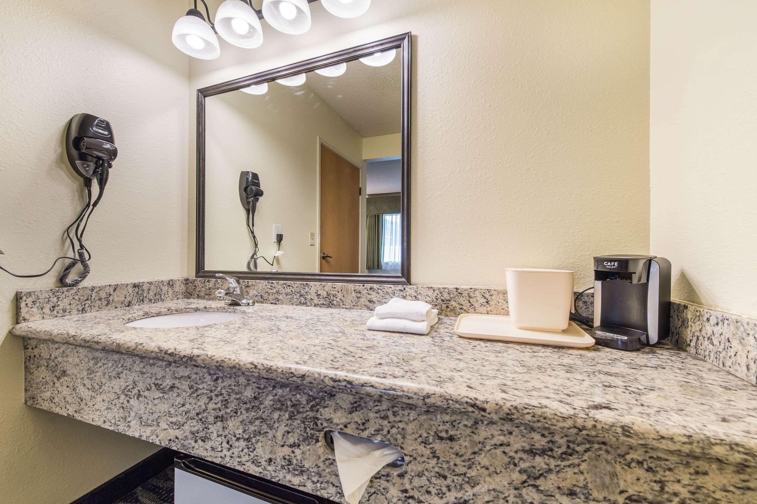 Quality Inn Bellevue - photo 34