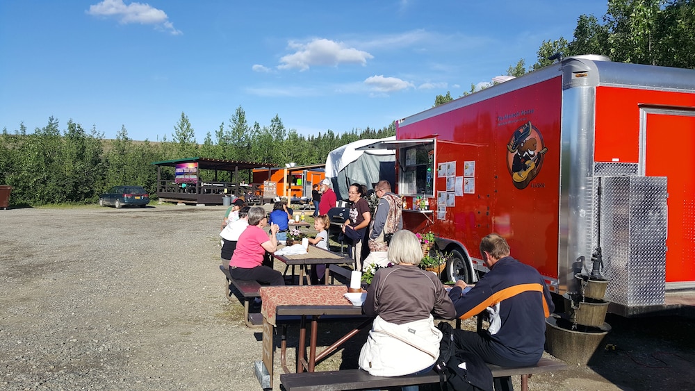 Denali Grizzly Bear Resort - photo 12