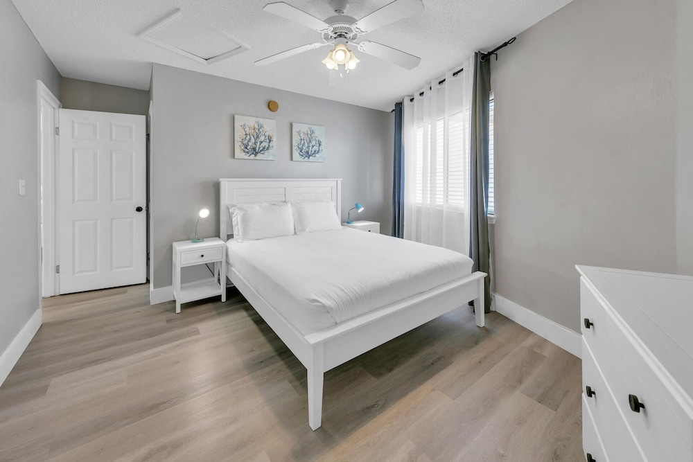 Crystal Village II Unit 16B - photo 4