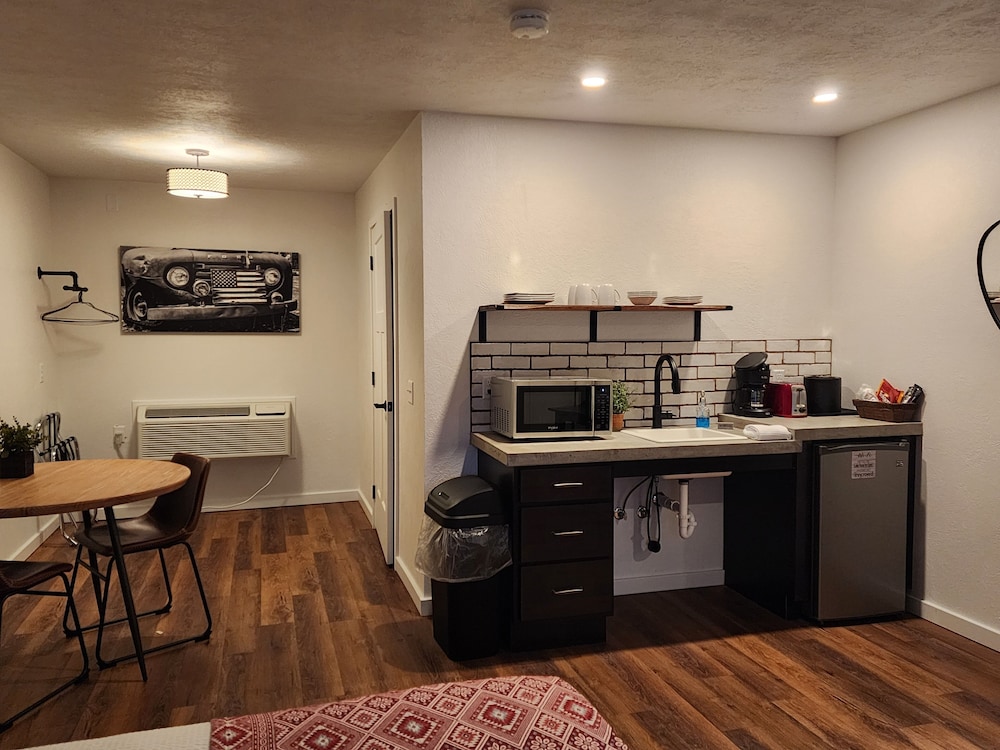 The Lakehouse Inn at Sledd Creek - photo 21