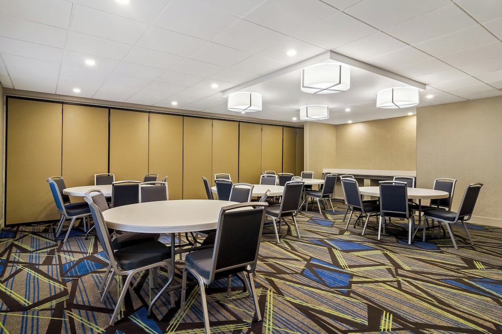 Holiday Inn Express & Suites Jacksonville SE Med Ctr Area by IHG - photo 50
