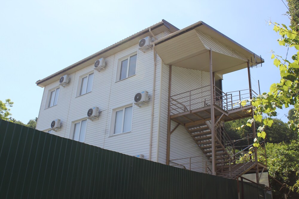 Letni Dagomis in Dagomys, Russia