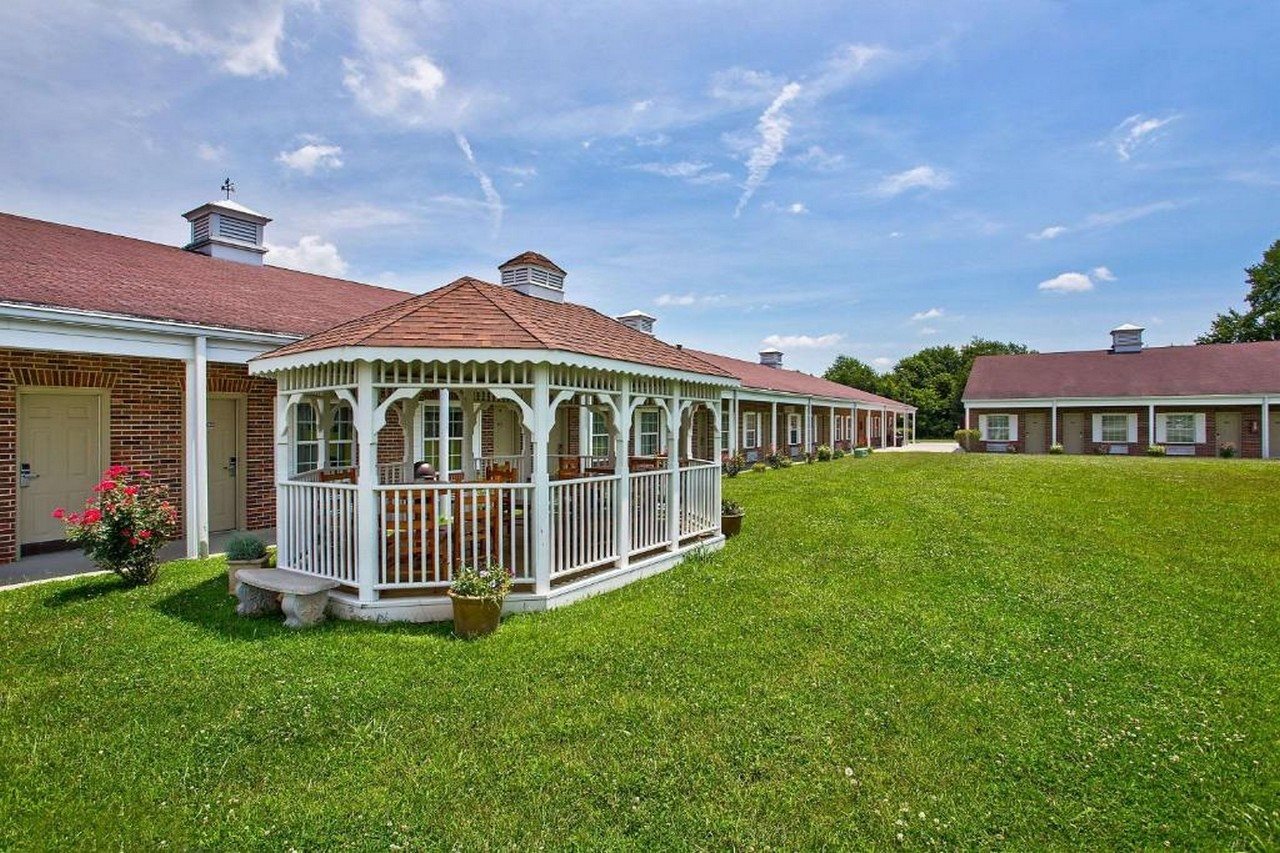 Super 8 by Wyndham Cave City - photo 9