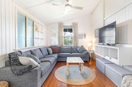 Cosy Queensland Charm A Family Friendly Cottage — 4-Star Luxury Hotel in Urangan, Australia