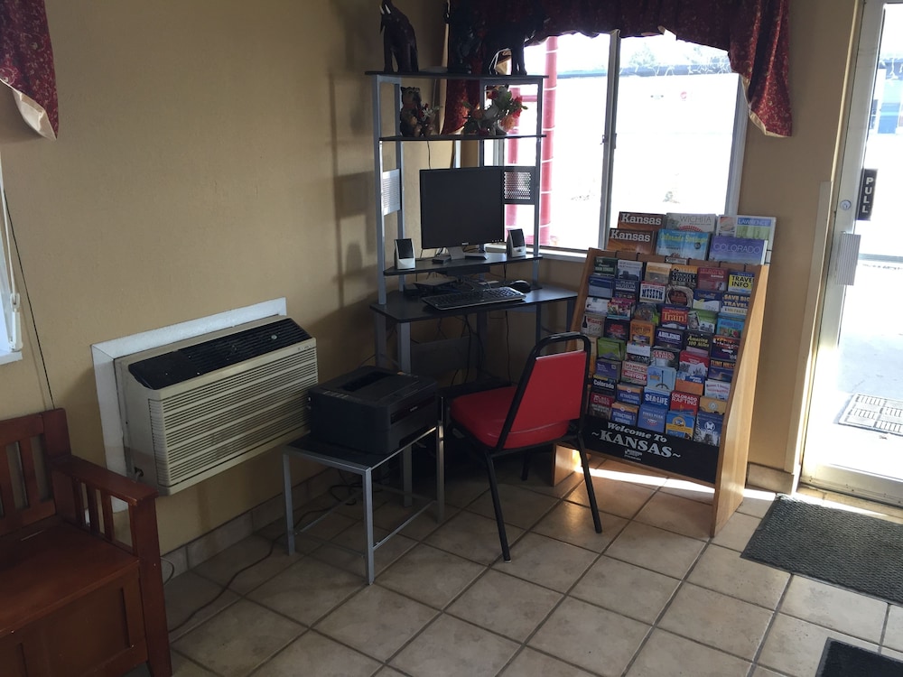 Budget Inn and Suites Colby - photo 43