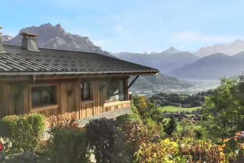Chalet With 5 Bedrooms in Cordon With Wonderful Mountain View Furnished Terrace and Wifi — 4-Star Luxury Hotel in Cordon, France