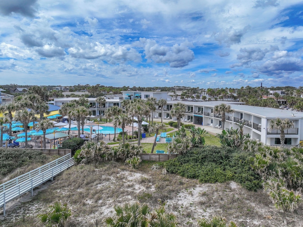 Seahorse Oceanfront Inn - photo 123