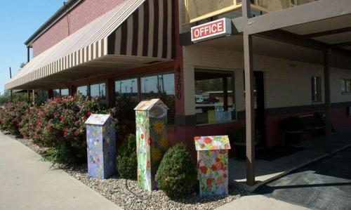 Big Bend Traveler's Inn - photo 2