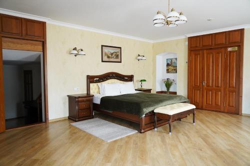 Spadok — 4-Star Luxury Hotel in Kamianets-Podilskyi, Ukraine