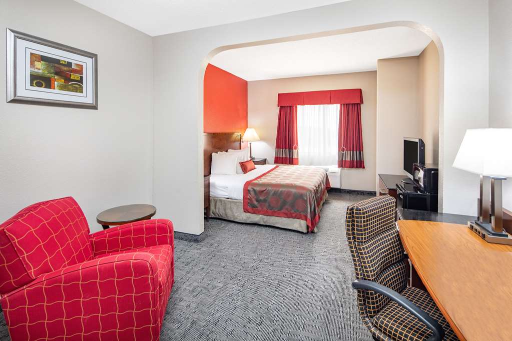 Ramada by Wyndham Alpharetta Atlanta North - photo 4