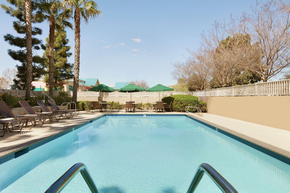 Hilton Garden Inn Gilroy - photo 24