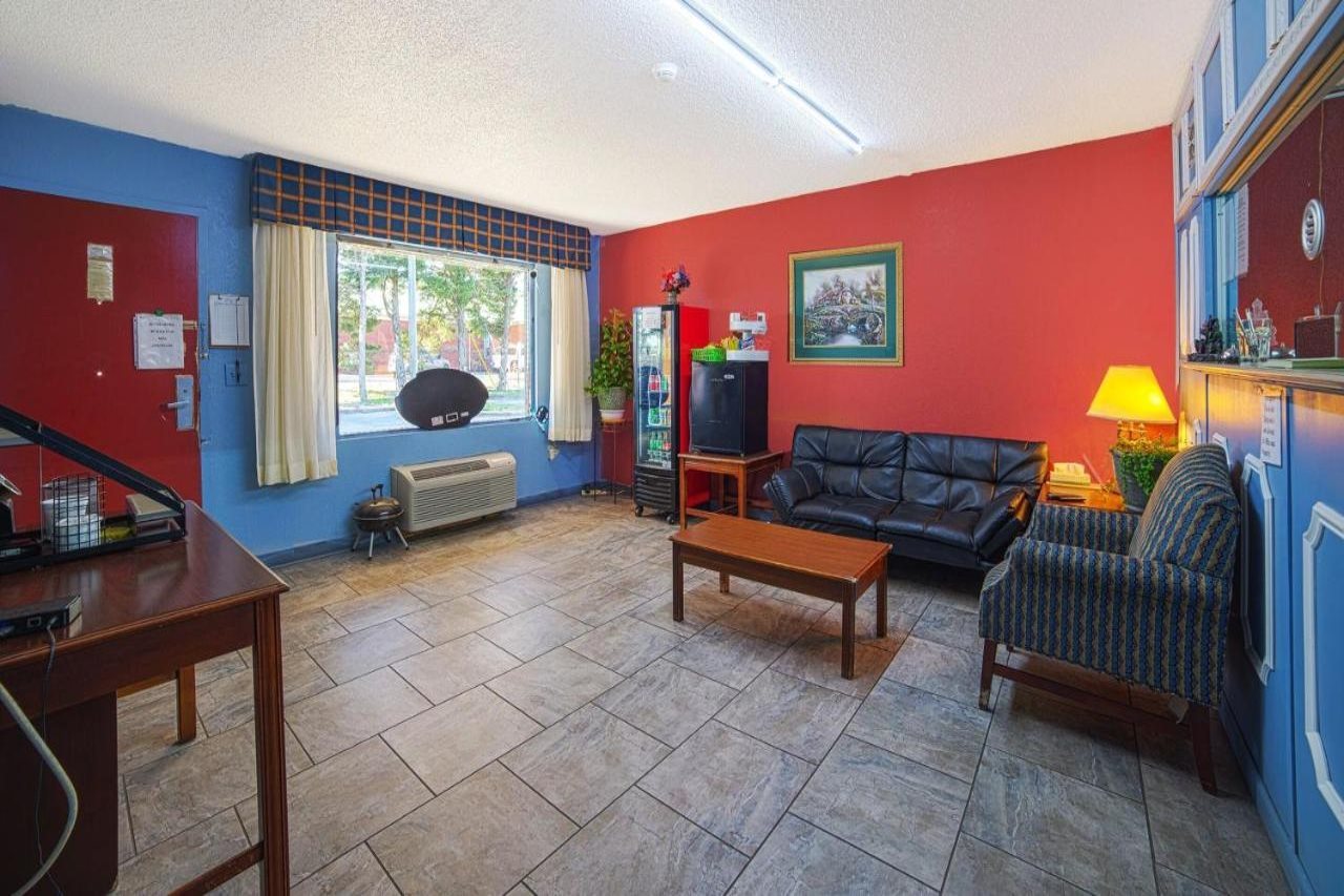 Mayfair Inn - photo 3