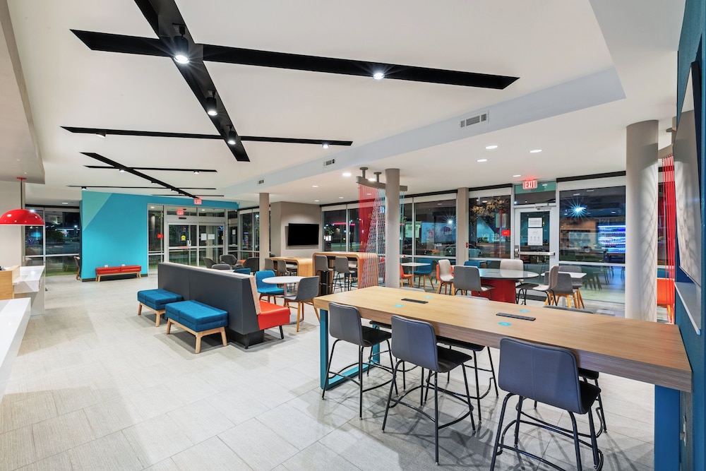 avid hotel Bentonville Rogers by IHG - photo 39