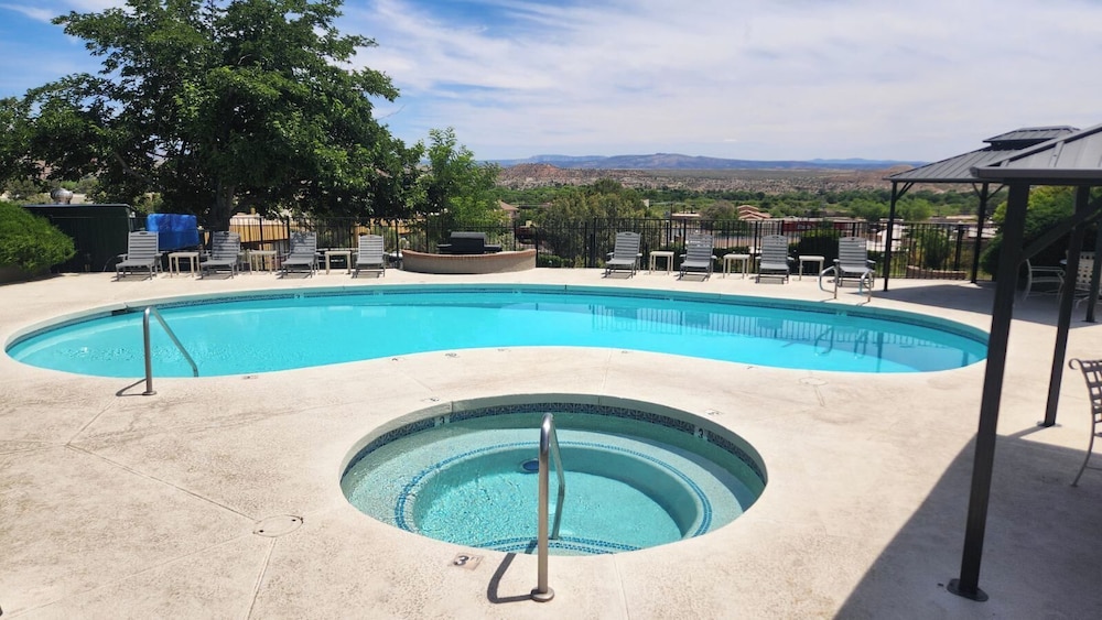 The View Motel - photo 29