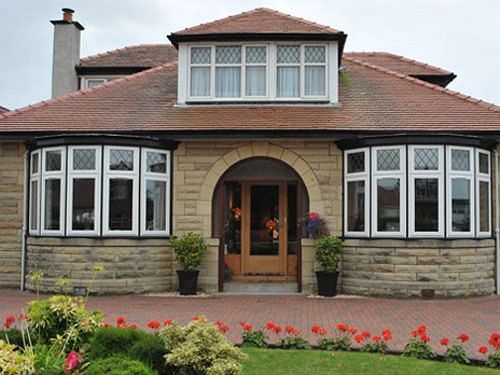 Whin Park Guest House — 4-Star Luxury Hotel in Largs, United Kingdom
