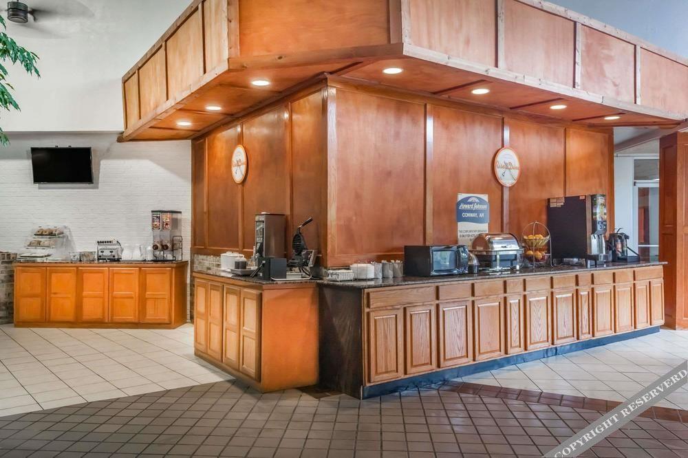 Howard Johnson by Wyndham Conway - photo 11