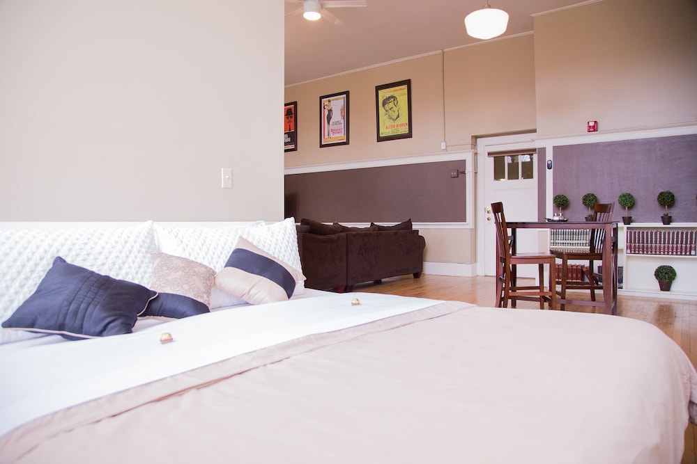 School 31 Lofts at Colors Studios - photo 8