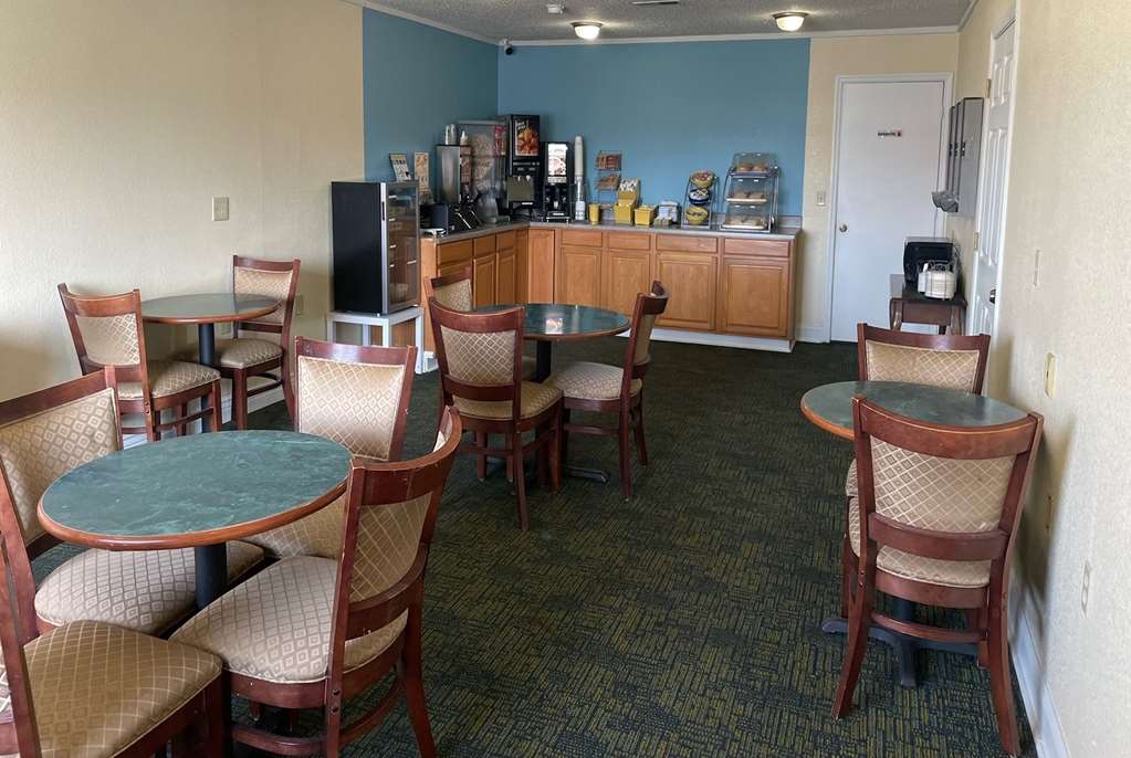 Days Inn by Wyndham Hannibal - photo 9