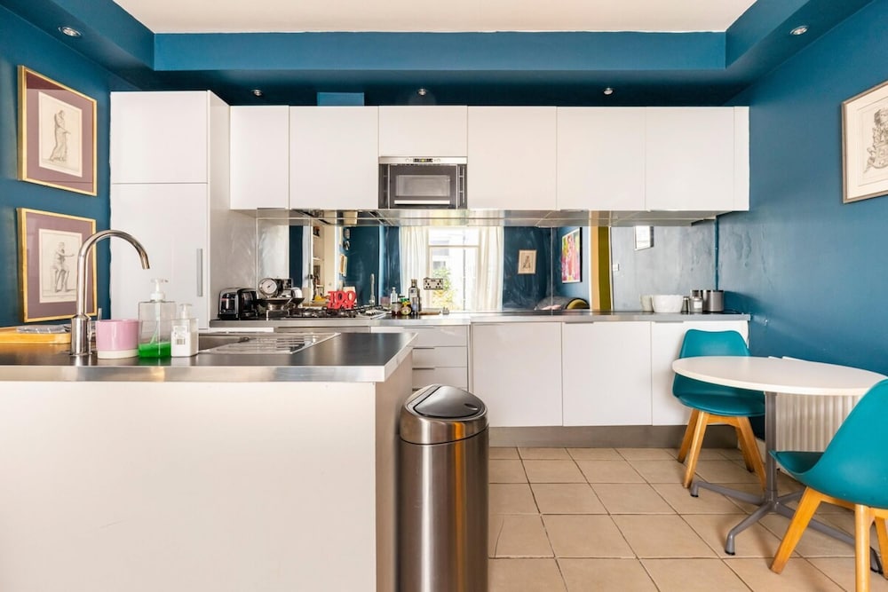 Paddington Apartment By Morethanstays — 4-Star Luxury Hotel in London, United Kingdom