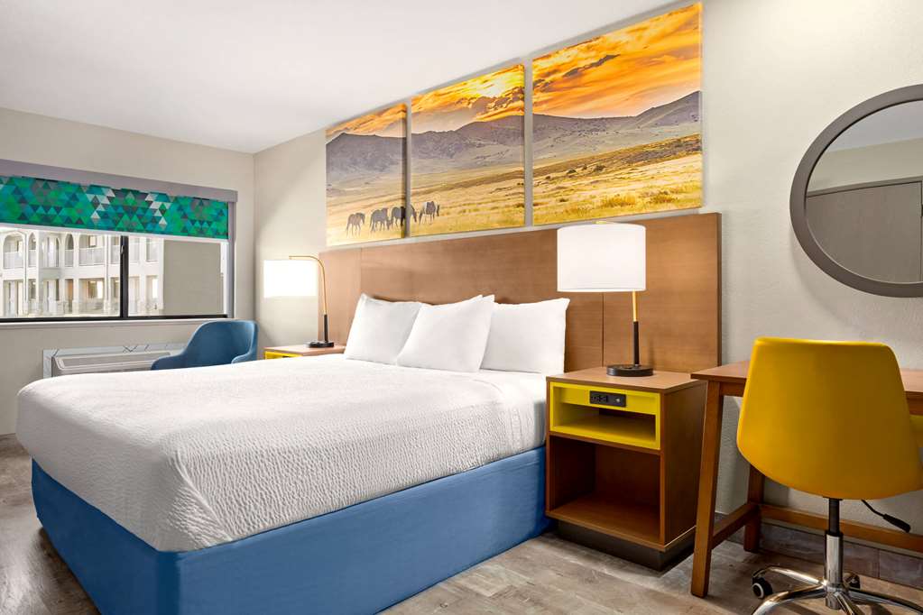 Days Inn by Wyndham Ruidoso Downs - photo 21