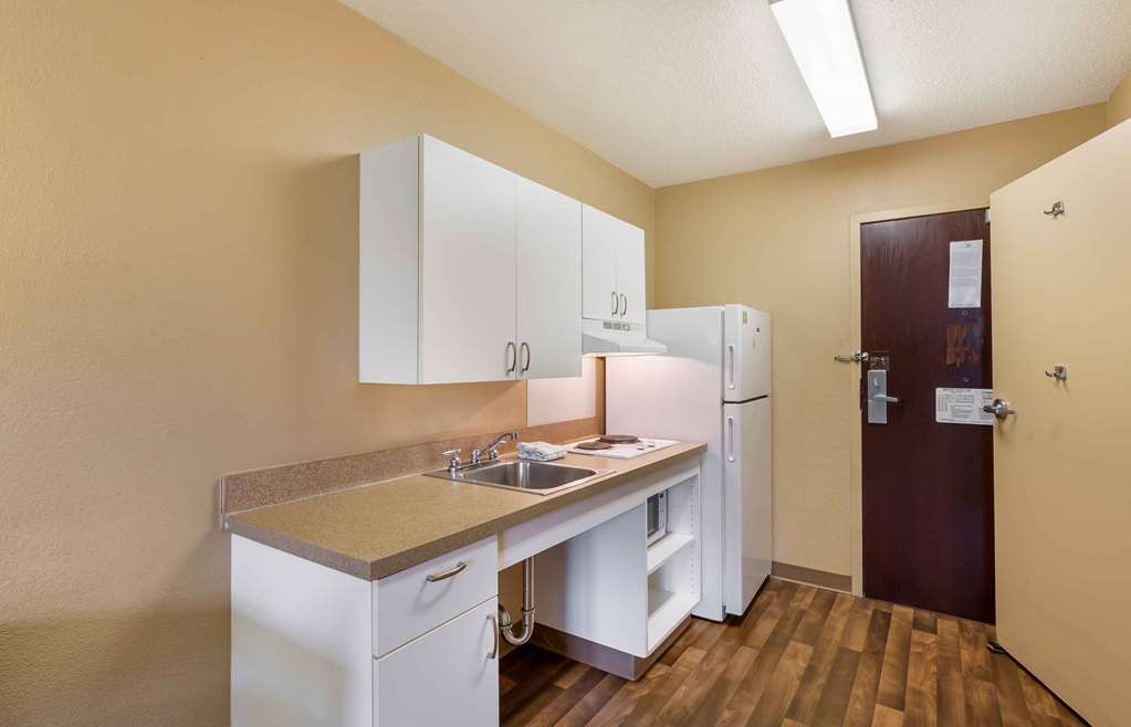Extended Stay America Cleveland Brooklyn - photo 16