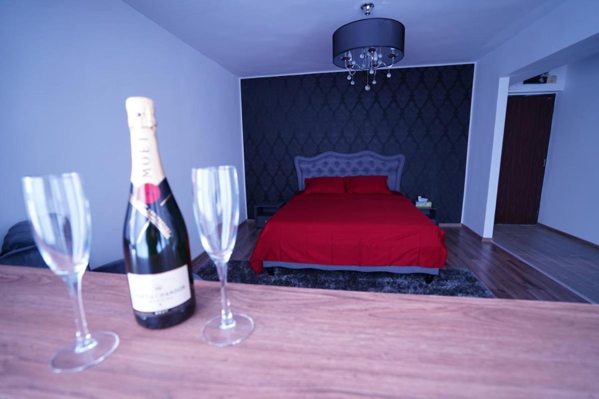 Luxury 1BR studio near Hanul Drumetului Bucharest — 4-Star Luxury Hotel in Bucharest, Romania