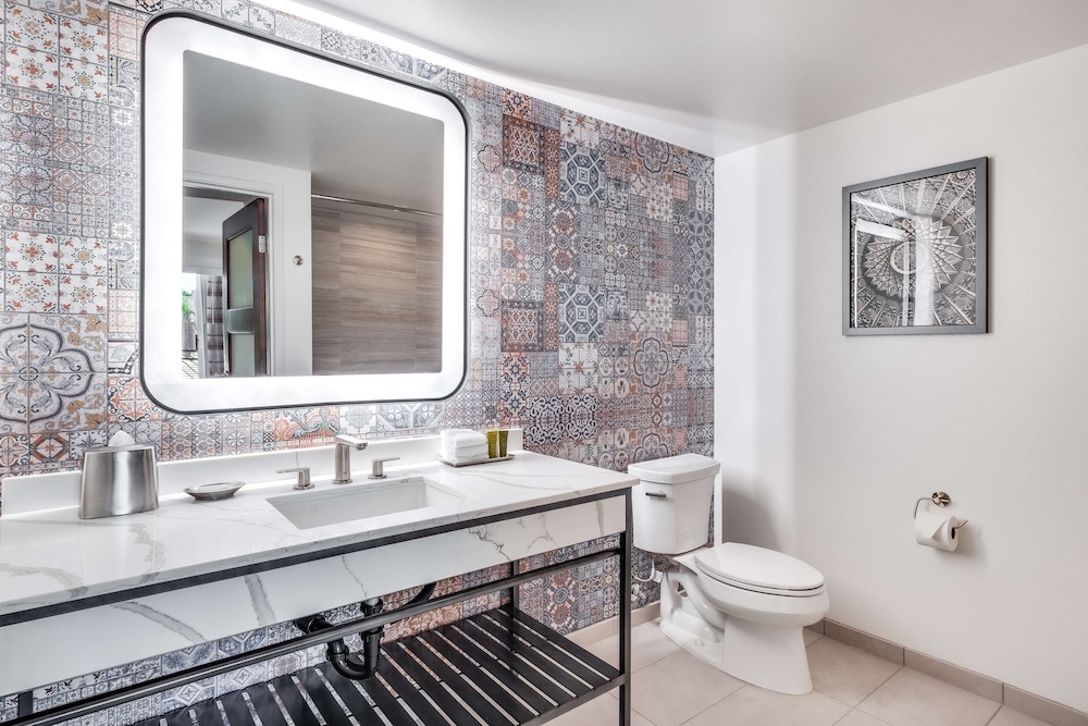 The Cassara Carlsbad Tapestry Collection by Hilton - photo 48