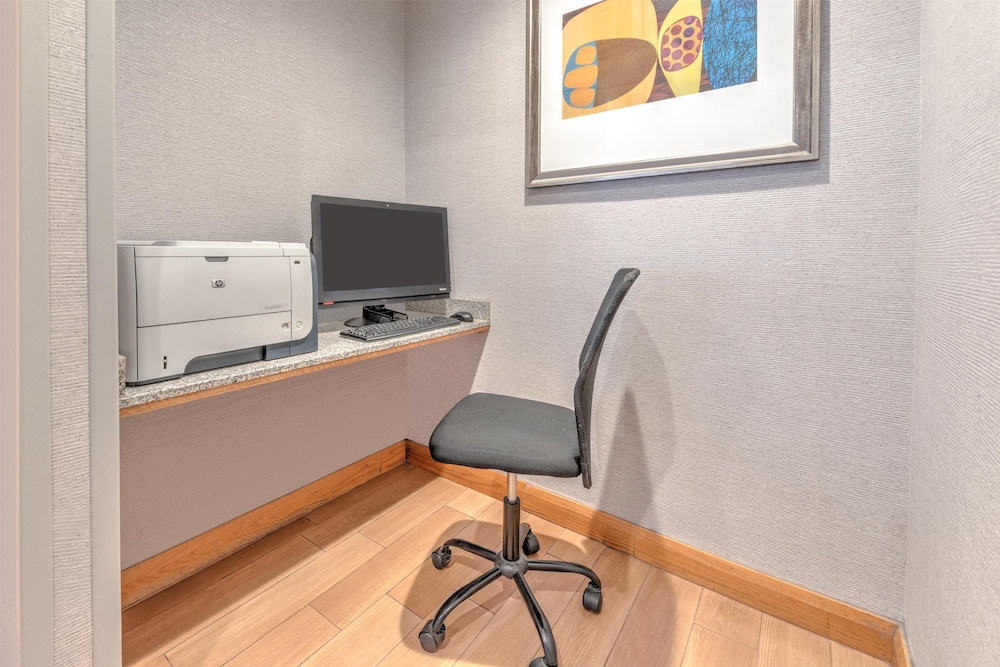 Hampton Inn Phoenix Midtown Downtown Area - photo 37