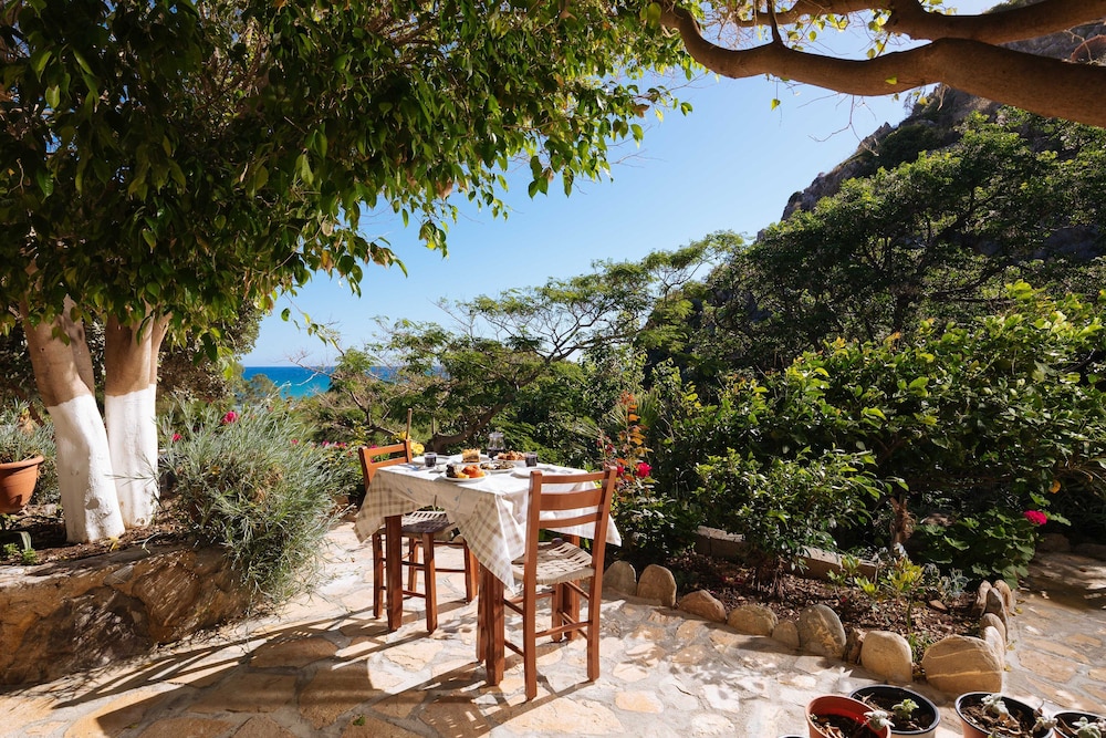 Preveli Dionyssos Rooms in Agios Vasileios, Greece