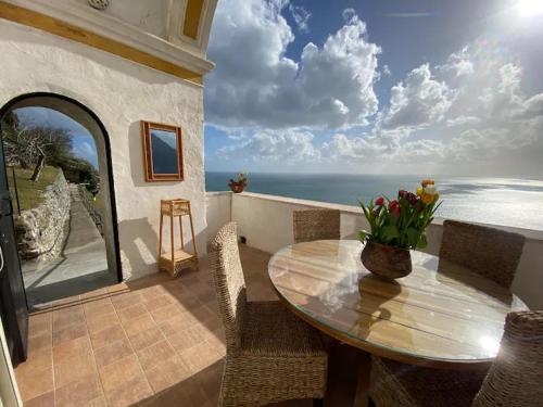 Limoni — 4-Star Luxury Hotel in Praiano, Italy