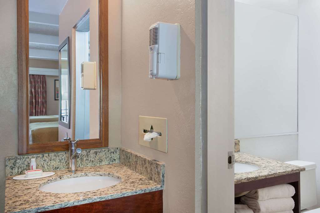 Travelodge by Wyndham Lakeland - photo 19