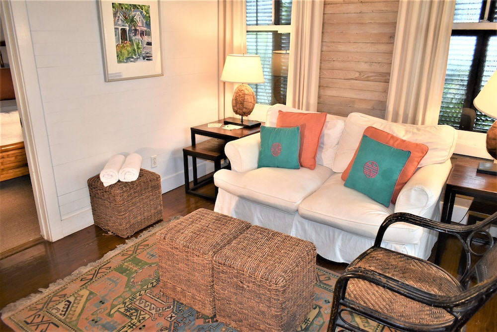 Simonton Court Historic Inn & Cottages - photo 19