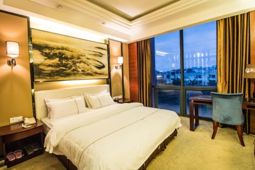 Water Bay Hotel in Longgang, People's Republic of China